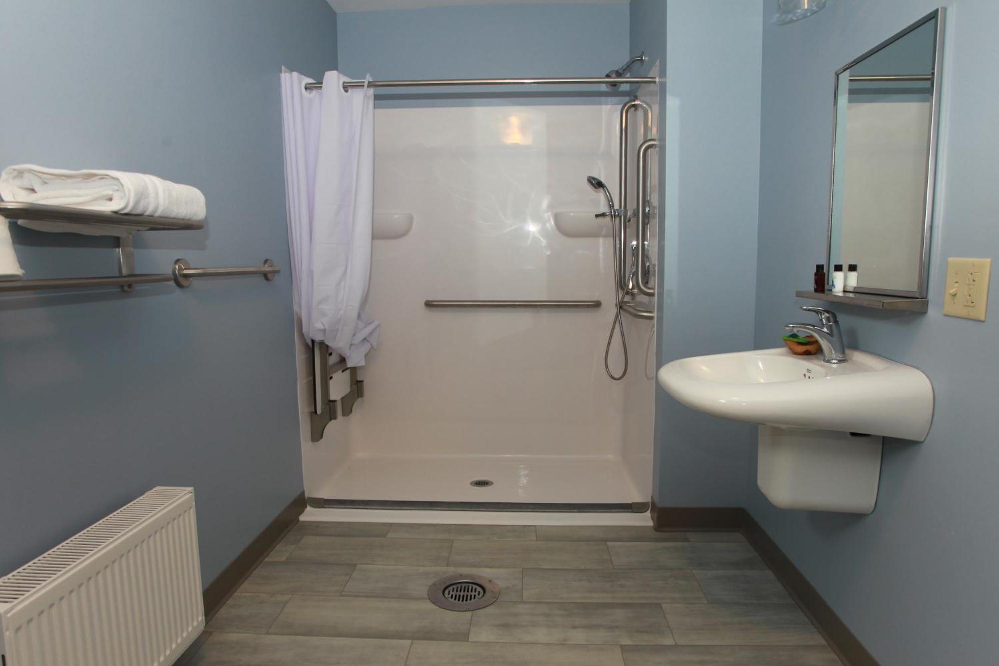 Wolastoq Inn And Suites Houlton Dış mekan fotoğraf